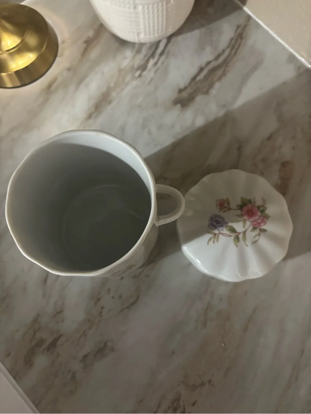 FTDA Vintage Floral Covered Porcelain canister ‎ with Lid